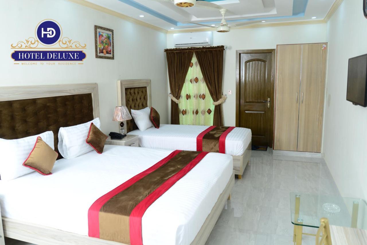 Hotel Deluxe Johar Town Lahore Buitenkant foto