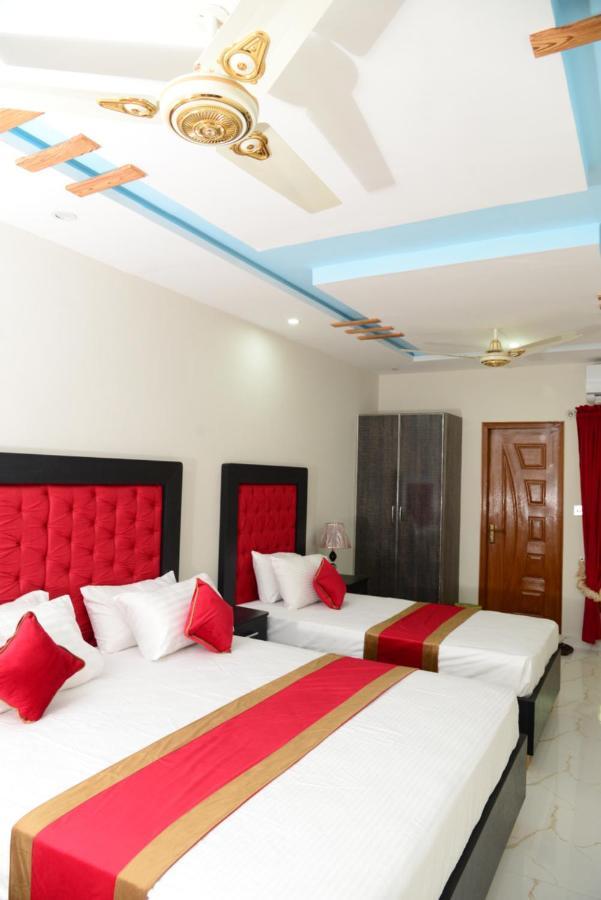 Hotel Deluxe Johar Town Lahore Buitenkant foto